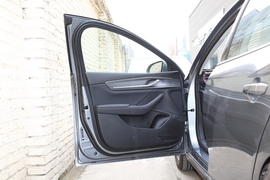 2022款比亚迪驱逐舰05