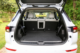 2023款三菱欧蓝德1.5T四驱尊耀版7座