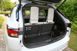 2023款三菱欧蓝德1.5T四驱尊耀版7座