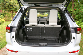 2023款三菱欧蓝德1.5T四驱尊耀版7座