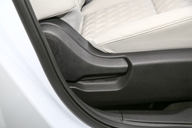 2023款三菱欧蓝德1.5T四驱尊耀版7座