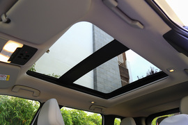 2023款三菱欧蓝德1.5T四驱尊耀版7座