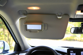 2023款三菱欧蓝德1.5T四驱尊耀版7座