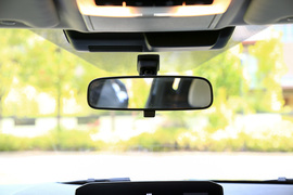 2023款三菱欧蓝德1.5T四驱尊耀版7座