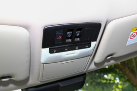 2023款三菱欧蓝德1.5T四驱尊耀版7座