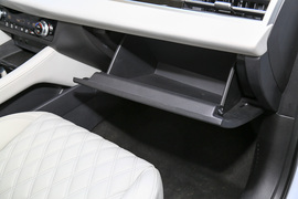 2023款三菱欧蓝德1.5T四驱尊耀版7座