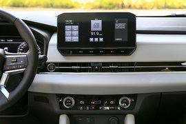 2023款三菱欧蓝德1.5T四驱尊耀版7座