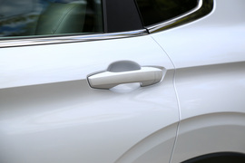 2023款三菱欧蓝德1.5T四驱尊耀版7座