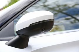 2023款三菱欧蓝德1.5T四驱尊耀版7座