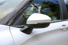 2023款三菱欧蓝德1.5T四驱尊耀版7座