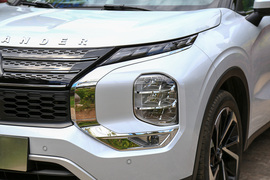 2023款三菱欧蓝德1.5T四驱尊耀版7座