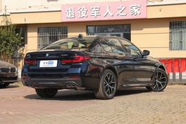 2022款宝马530i