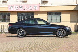 2022款宝马530i