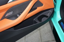 2023款宝马M4双门轿跑车