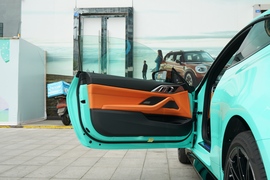 2023款宝马M4双门轿跑车
