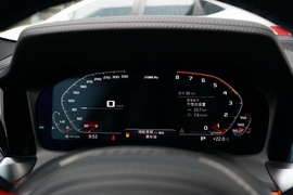 2023款宝马M4双门轿跑车