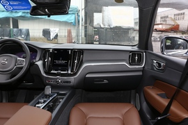 2023款沃尔沃XC60