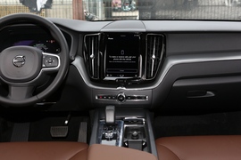 2023款沃尔沃XC60