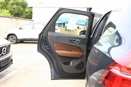 2023款沃尔沃XC60