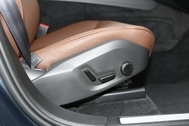 2023款沃尔沃XC60