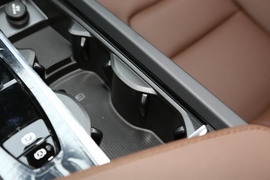 2023款沃尔沃XC60