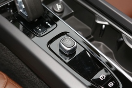 2023款沃尔沃XC60