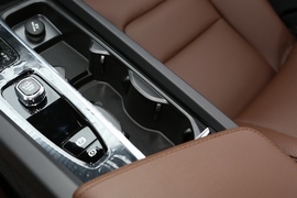 2023款沃尔沃XC60