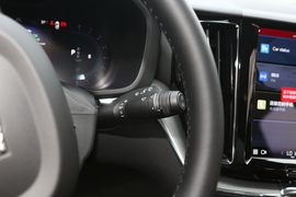 2023款沃尔沃XC60