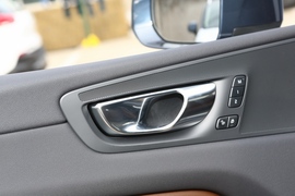 2023款沃尔沃XC60