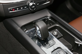 2023款沃尔沃XC60