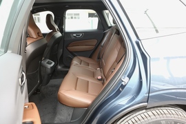 2023款沃尔沃XC60