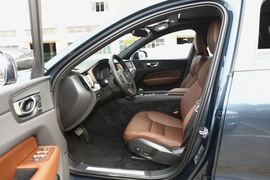 2023款沃尔沃XC60