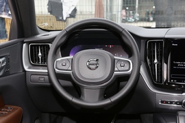 2023款沃尔沃XC60