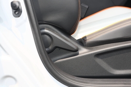 2021款东风风神奕炫MAX