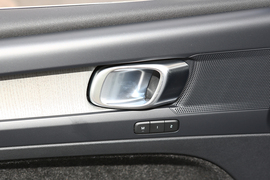 2023款沃尔沃XC40