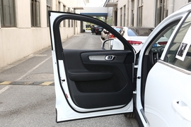 2023款沃尔沃XC40