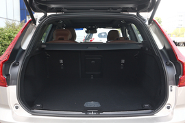 2023款沃尔沃XC60