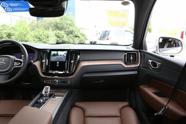 2023款沃尔沃XC60