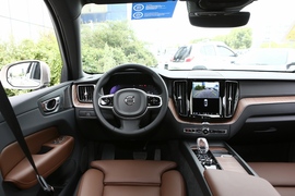 2023款沃尔沃XC60