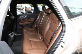 2023款沃尔沃XC60