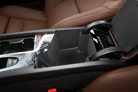 2023款沃尔沃XC60