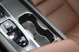 2023款沃尔沃XC60