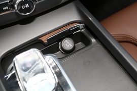 2023款沃尔沃XC60