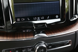 2023款沃尔沃XC60