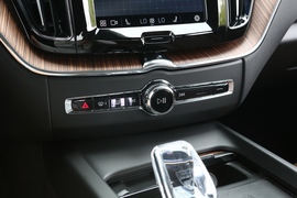 2023款沃尔沃XC60