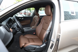 2023款沃尔沃XC60