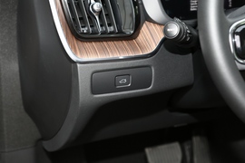 2023款沃尔沃XC60