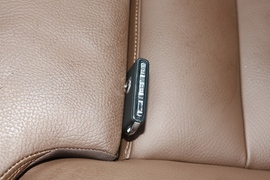 2023款沃尔沃XC60