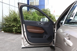 2023款沃尔沃XC60