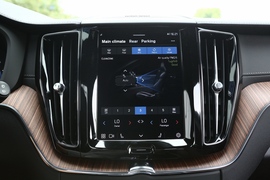 2023款沃尔沃XC60